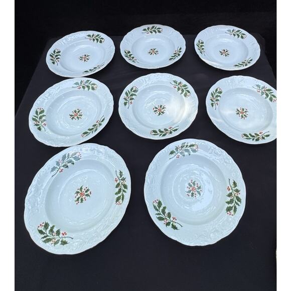 Vintage Royal Kent Christmas Holiday Holly Poland 8” Soup Cereal Bowls Set Of 8 - Picture 8 of 9